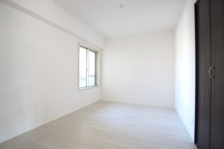 *洋室*
6帖、押入付