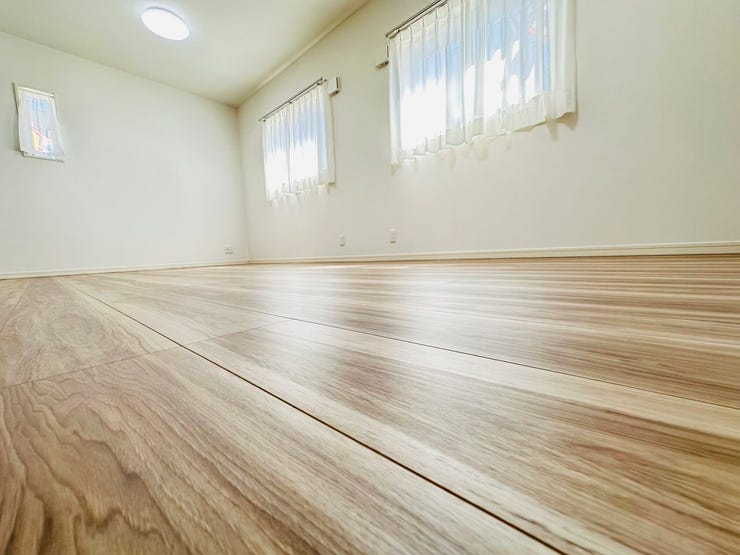 ◇9.8帖の洋室☆ひとつのお部屋を区切って二部屋にすることも出来ます☆