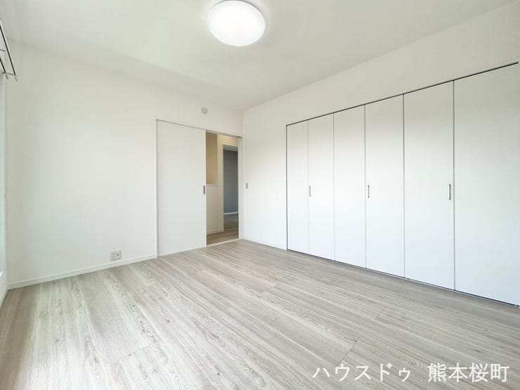 ■2階7帖洋室■寝室、書斎、趣味の部屋。家族の成長やライフスタイルに合わせ、様々な使い方ができる快適な空間です。