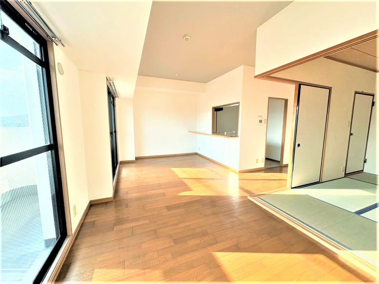 日当たり良好なリビング!
家族憩いの場所になりますね♪