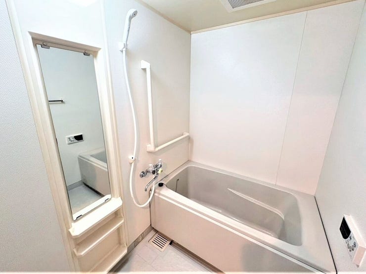 手すりもあり、高齢の方でも安心して使用できます!