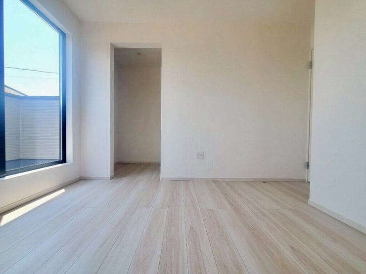 【Bedroom】ナチュラルな内装で、リラックスできる空間。寝室や書斎にも最適です。