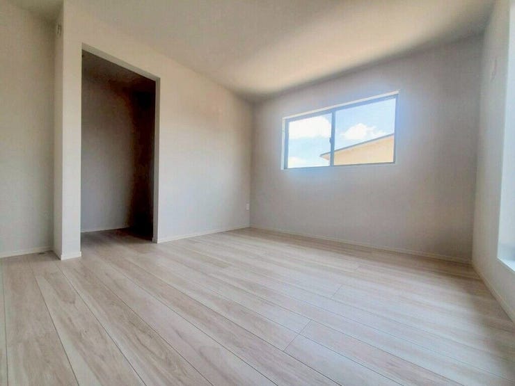 【Bedroom】主寝室や子ども部屋、在宅ワークにも使える洋室。暮らしに合わせて自由にレイアウトできます。