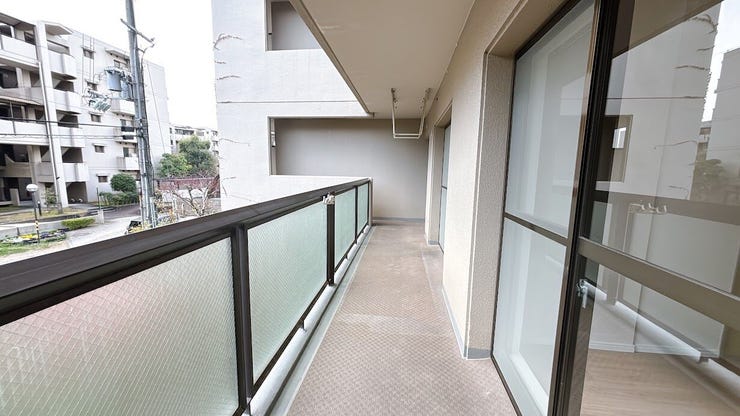 2面バルコニーで洗濯物がたくさん干せます◎