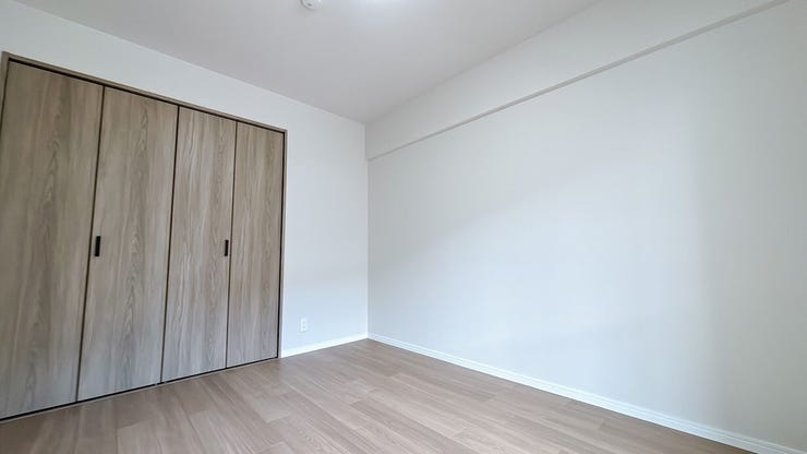 白を基調にした内装でインテリアが引き立ちます◎