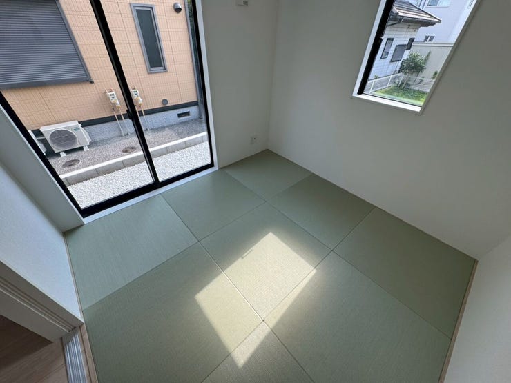 こちらの和室はリビングから様子が確認できるため、こども部屋や来客用スペースにもおすすめです。