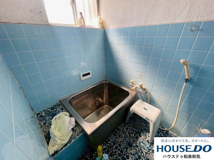 光が差し込むバスルーム♪