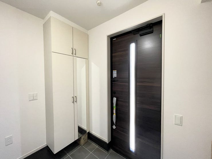 ◇玄関◇
シューズボックス付きの玄関♪
玄関がスッキリとお使いいただけます♪