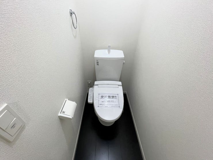 ◇トイレ◇
1階2階とも温水洗浄便座♪
便座が暖かく、冬でも快適です♪