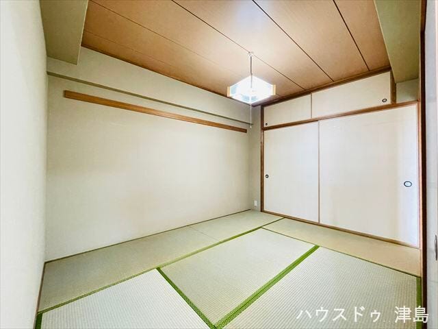 5.9帖和室。廊下とリビングの2WAY動線。畳はクッション性があるためキッズルームやお昼寝スペースに。