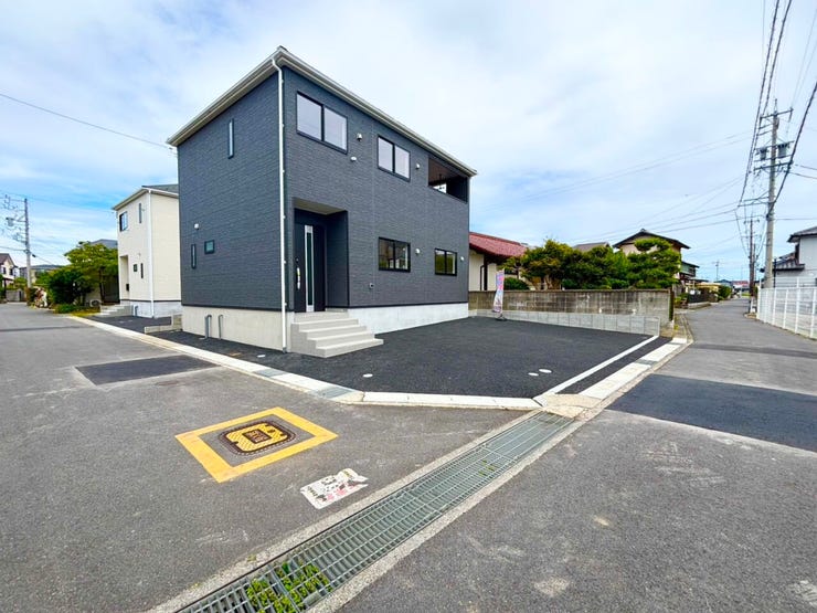 2号棟は角地になります。