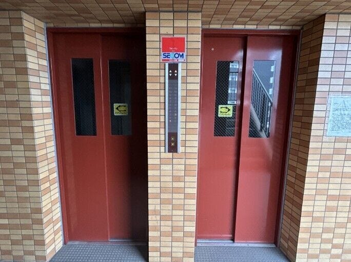 エレベーター2台