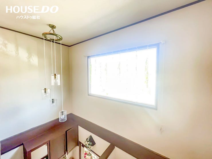 吹抜けで開放的な玄関です♪