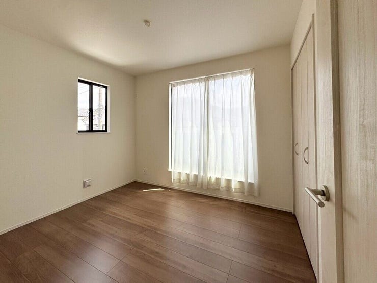 【Bedroom】ナチュラルな内装で、リラックスできる空間。寝室や書斎にも最適です。