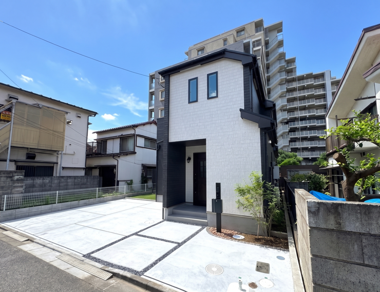 【Exterior】落ち着きのあるシンプルな外観で、長く愛せる住まいに仕上がっています。