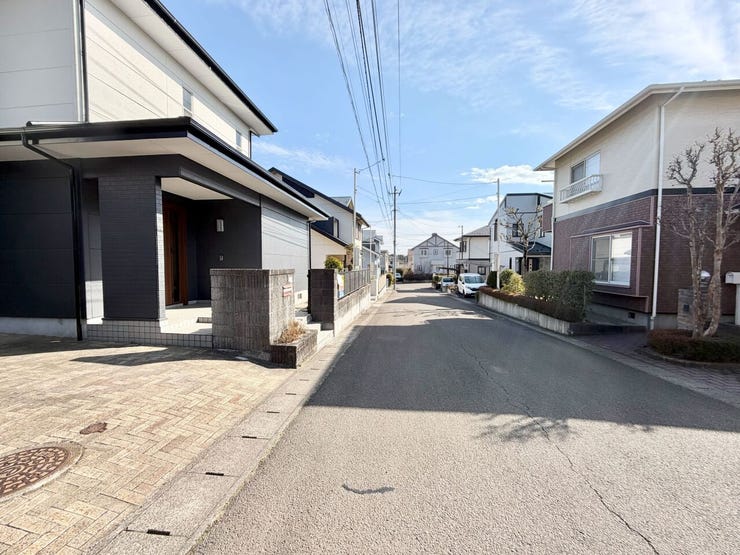 前面道路は6mになります。