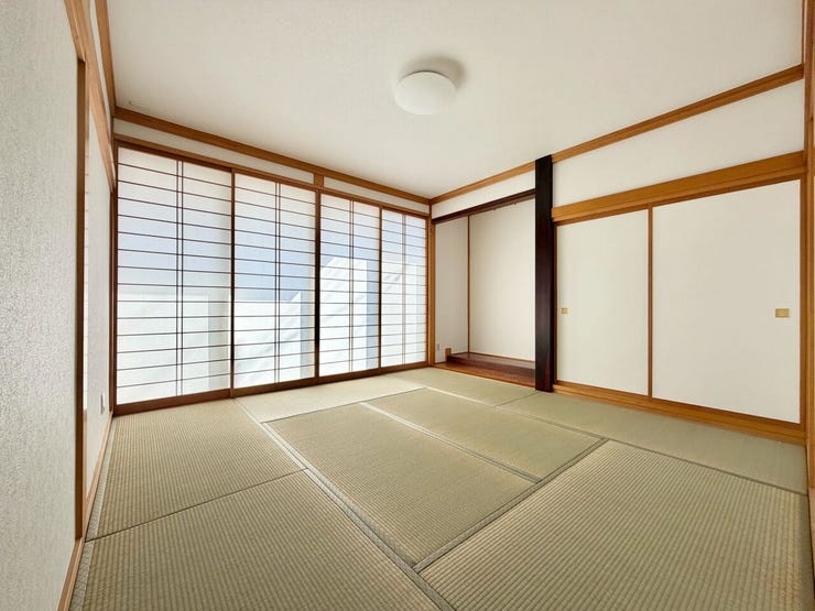 8畳和室になります。