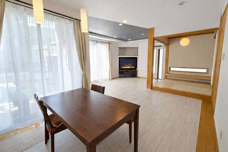 ※空室をイメージしCG加工したものです。
画像は実際の室内写真と間取り図から再現した「室内イメージ」で実際とは多少異なります。