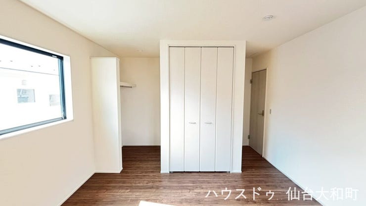 7.75帖のゆとりある洋室♪
WIC+クローゼットの2つの収納を備えています。