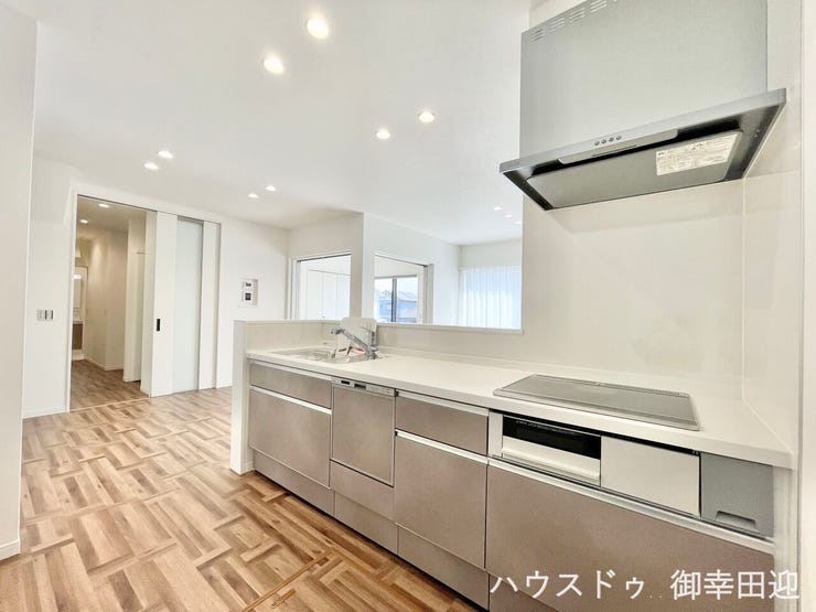 ■家族の「美味しい」が集まる舞台■高い機能性と美しいデザインを両立。料理する人も、待つ人も、笑顔になれる場所です。