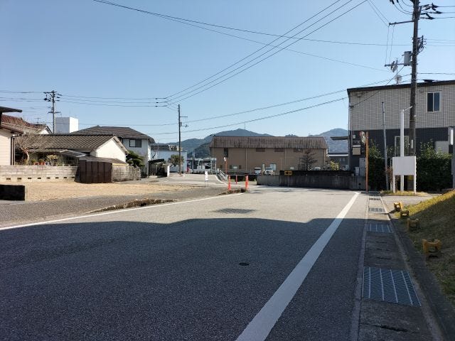 南側道路 西から東方向