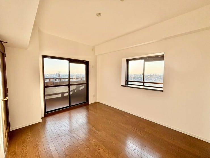 広々としたお部屋は家具の配置やインテリアデザインがしやすく、自分好みの居心地の良い空間を作れます♪