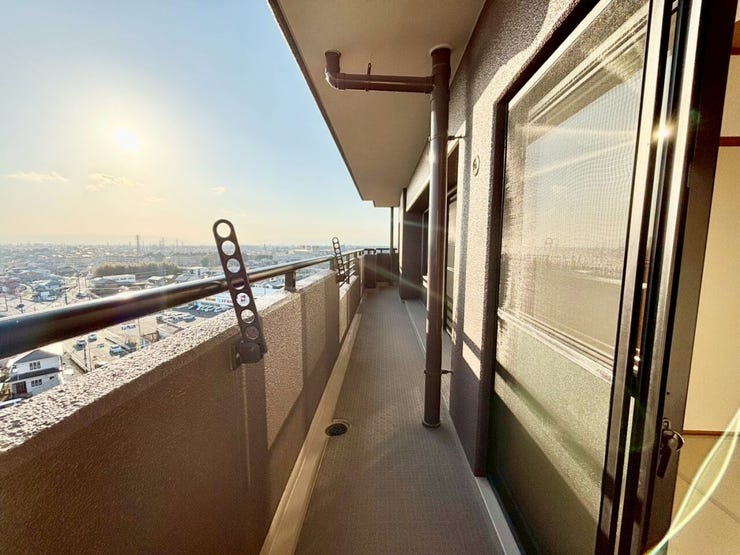 3つの部屋から直接アクセス可能なため、動線がスムーズになり洗濯物の出し入れなど家事が楽になります!