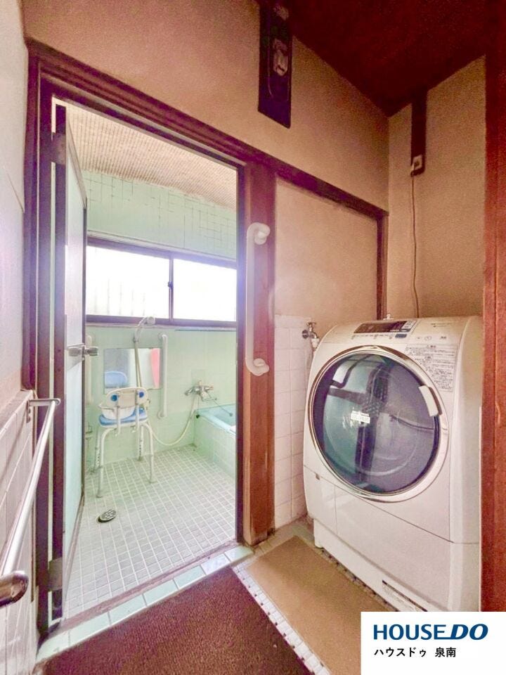 室内洗濯機置き場もあります♪