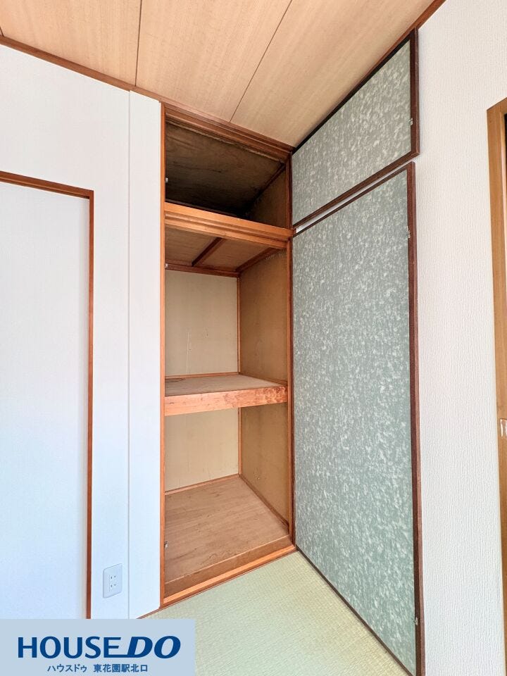 和室には、奥行きのある収納があります♪掃除道具や日用品のストック、趣味の道具などをまとめて収納できるため、急な来客時も安心です!機能的な造りで、毎日の整理整頓を支えてくれます♪