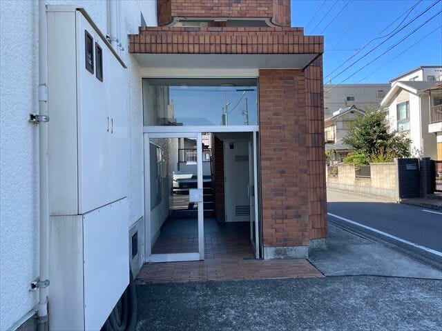 名北小学校まで徒歩7分、若葉中学校まで徒歩9分です。スーパーやドラッグストアなどが徒歩圏内に揃う周辺環境充実の立地です♪