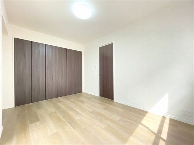 自分だけの空間が嬉しい5LDK+Sの間取りなので、子ども部屋をしっかり確保できます。木目の落ち着きも感じられます♪