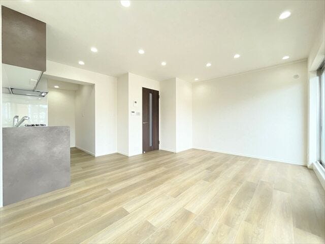 明るく開放的なリビングは気持ちも爽快になります。気持ちの良い朝を家族で迎えることができ、良いスタートが切れそうです。