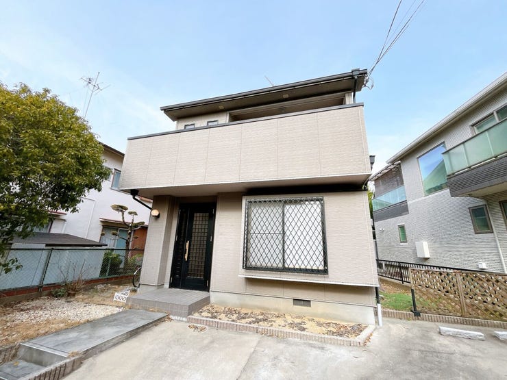 周辺に高い建物がなく日当たり良好な立地です。