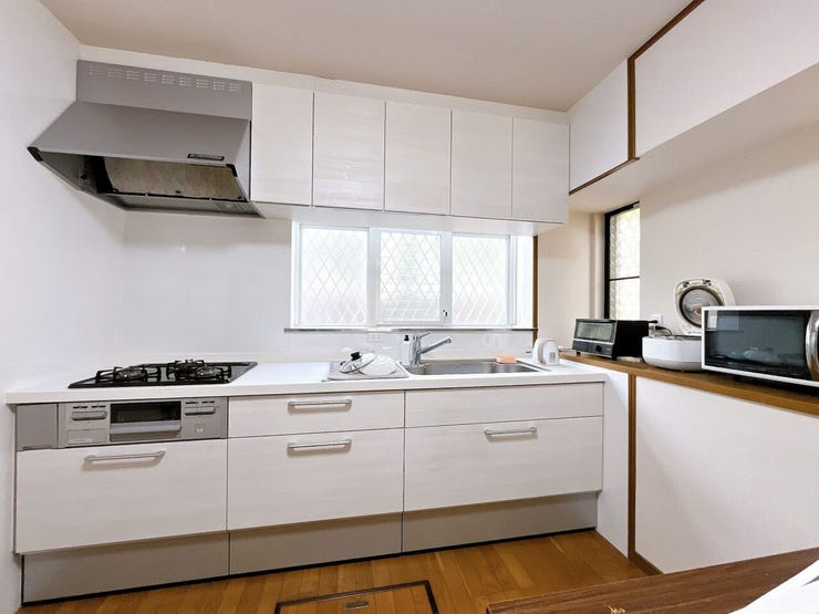 大きなシンクと調理台で、キッチンでの作業がはかどります♪