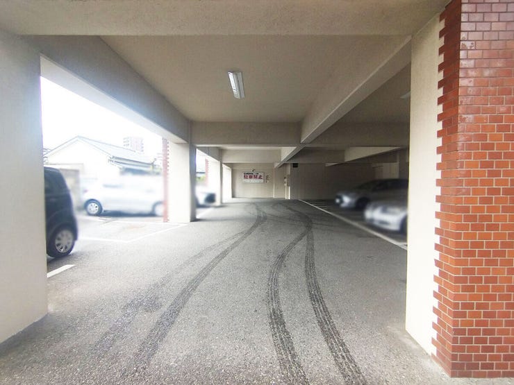 トーカンマンション三萩野 駅チカ♪角部屋♪2面バルコニー♪コンビニ・ドラッグストアまで徒歩約3分♪