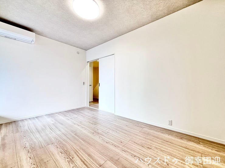 ■2階6.8帖洋室■心からリラックスできる静けさ、上質な眠りで、毎日をリセットします。明日への活力を養う空間です。