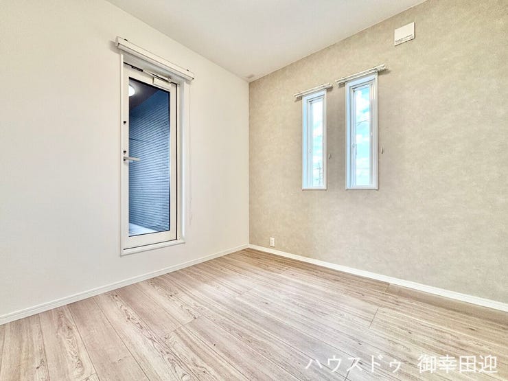 ■2階4.5帖洋室■寝室、書斎、趣味の部屋。家族の成長やライフスタイルに合わせ、様々な使い方ができる快適な空間です。