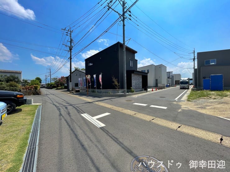 ■理想を叶える新しい暮らしの舞台■高いデザイン性と機能性を兼ね備えた住まい。ここで、家族の新しい物語が始まります。