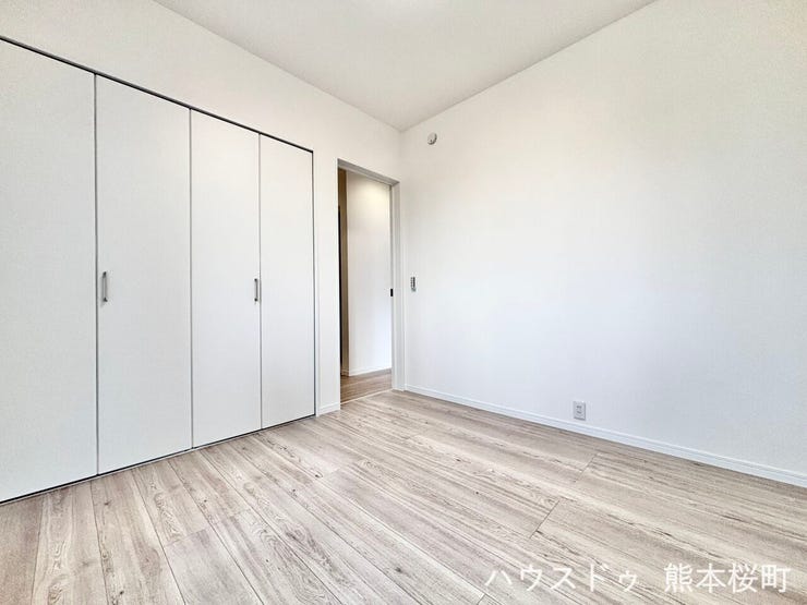 ■2階4.5帖洋室■寝室、書斎、趣味の部屋。家族の成長やライフスタイルに合わせ、様々な使い方ができる快適な空間です。