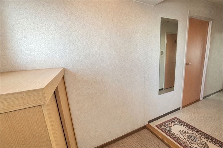 いつも気持ちよくご家族を迎えられる玄関収納付き。
(2026年3月21日撮影)
※実際の写真から家具消しの加工行っております。