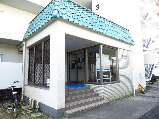 マンション北側エントランスです。