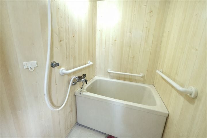 落ち着いた雰囲気の浴室。ゆったりバスタイムで疲れも癒されますね♪
(2026年3月21日撮影)
※実際の写真から家具消しの加工行っております。