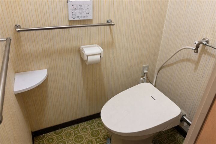 無駄のないシンプルなトイレは、お好みに合わせた空間づくりが楽しめます。
(2026年3月21日撮影)
※実際の写真から家具消しの加工行っております。