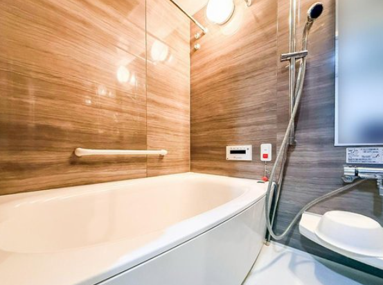 売主様、ほとんどがマンション内の大浴場ご使用の為、あまり浴室を使用されておらずとっても綺麗です。