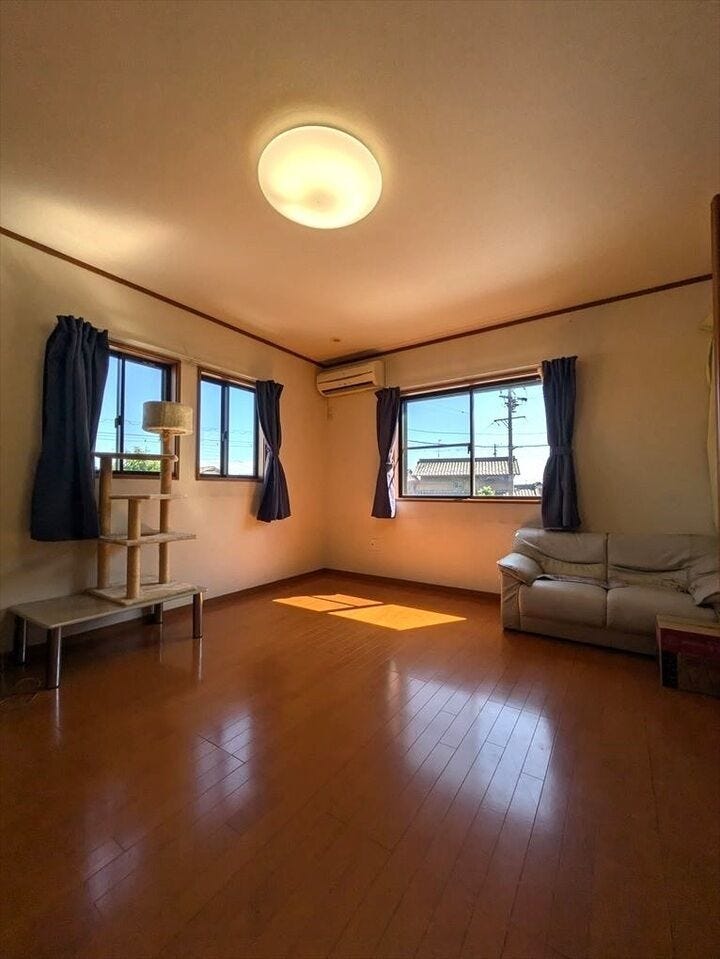 洋室10帖
ご夫婦お二人のプライベートシーンを演出する、やすらぎとくつろぎの空間です。