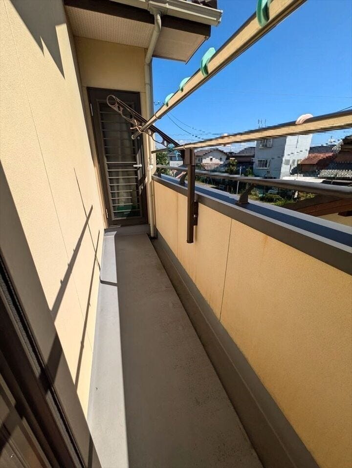 奥行きのある使い勝手の良いバルコニー