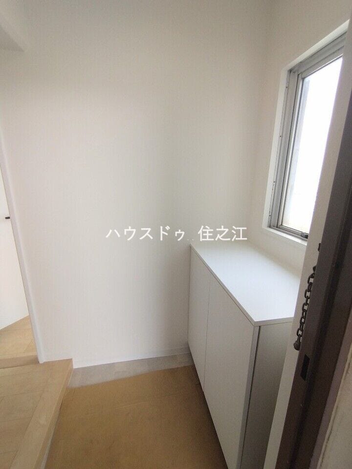 散らかりがちな玄関もスッキリの玄関収納付 (売主購入時写真)