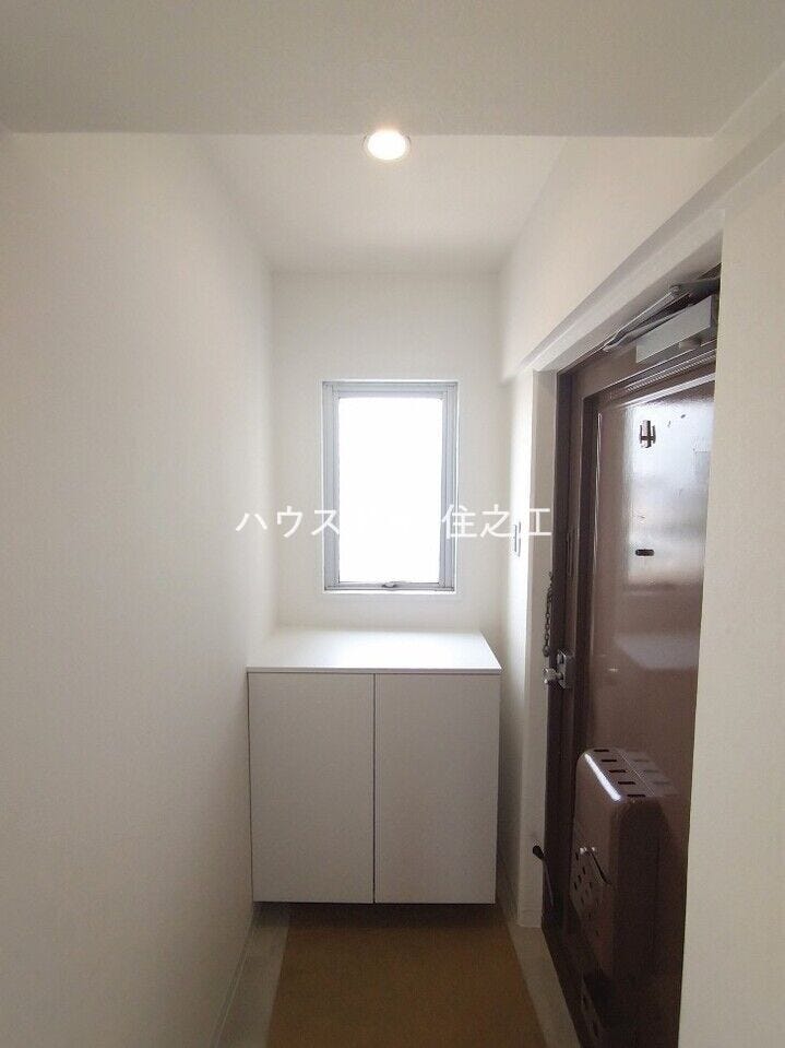 散らかりがちな玄関もスッキリの玄関収納付 (売主購入時写真)