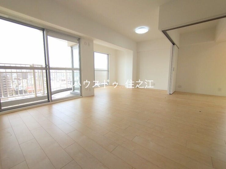 リビング・ダイニングが全面バルコニーに面しているので解放感があります♪ (売主購入時写真)