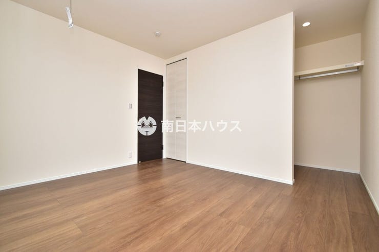 田上８丁目 新築戸建 【洋室】ウォークインクローゼット付きのお部屋があります♪